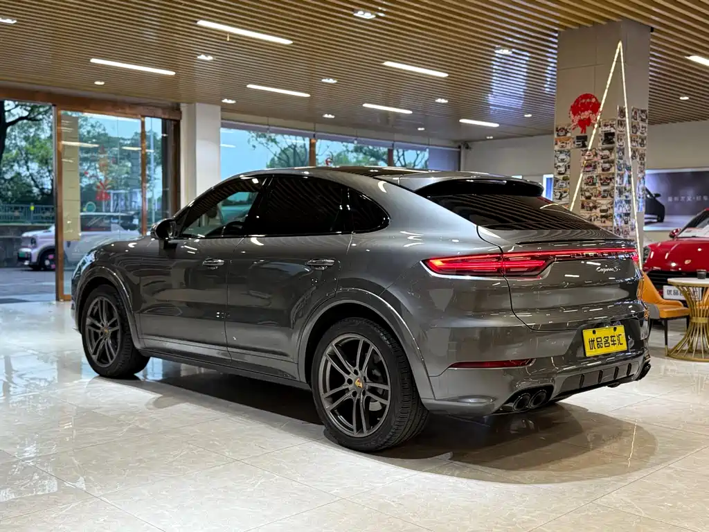 Porsche Cayenne — миниатюра 6