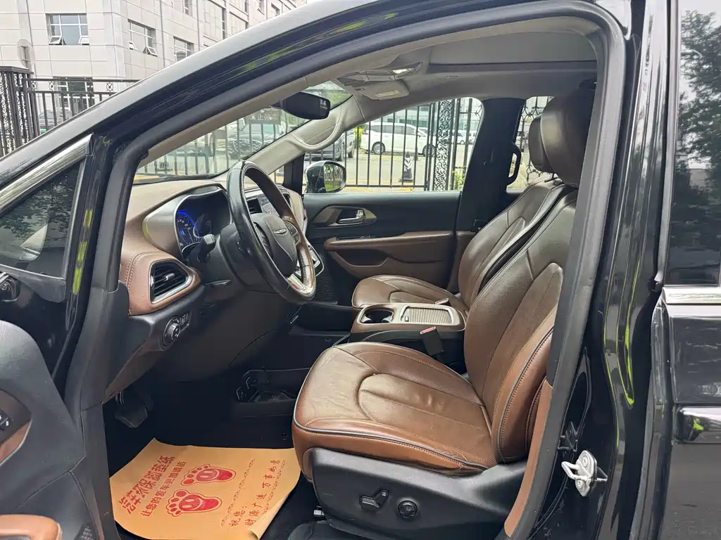 Chrysler Grand Voyager (Import) — миниатюра 15