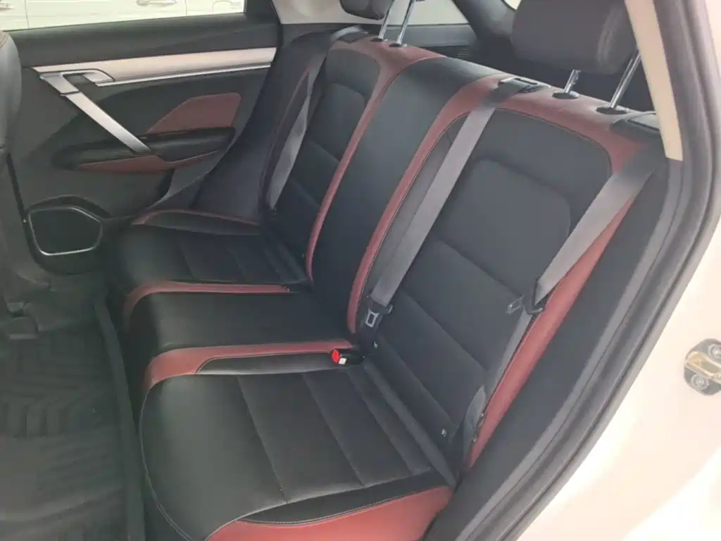 Geely Binyue — миниатюра 17