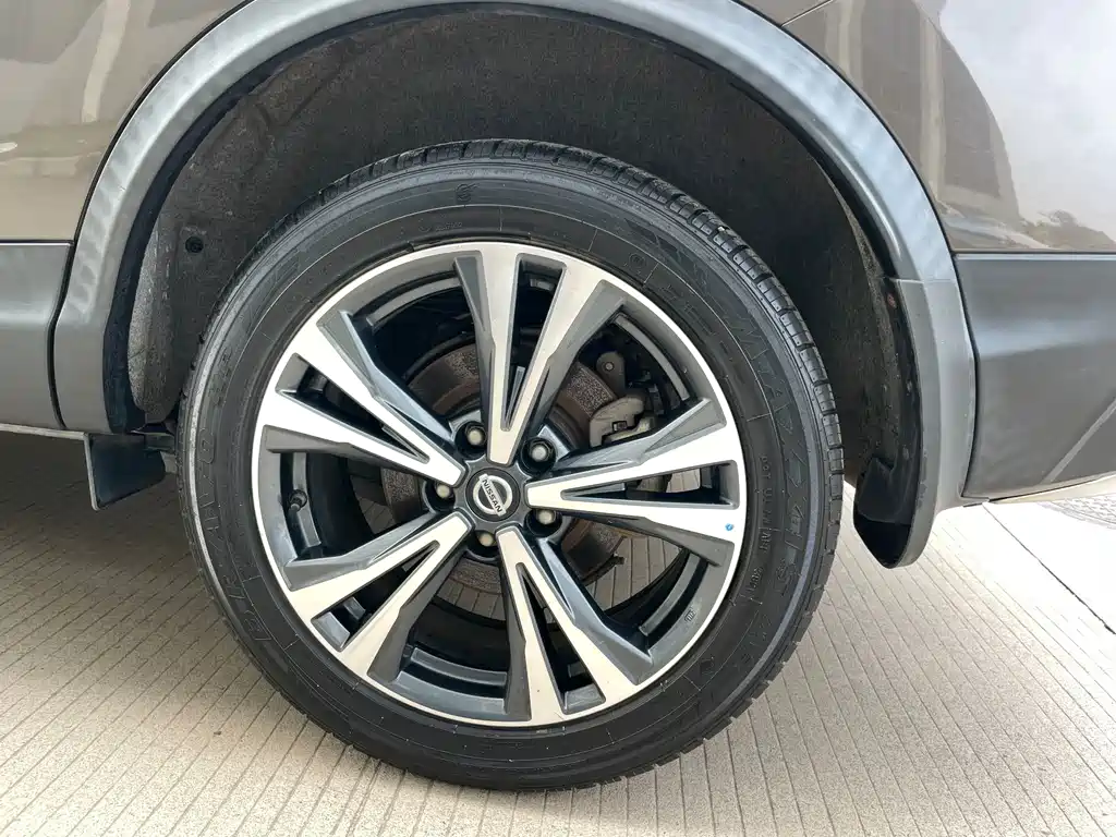 Nissan Qashqai — миниатюра 10