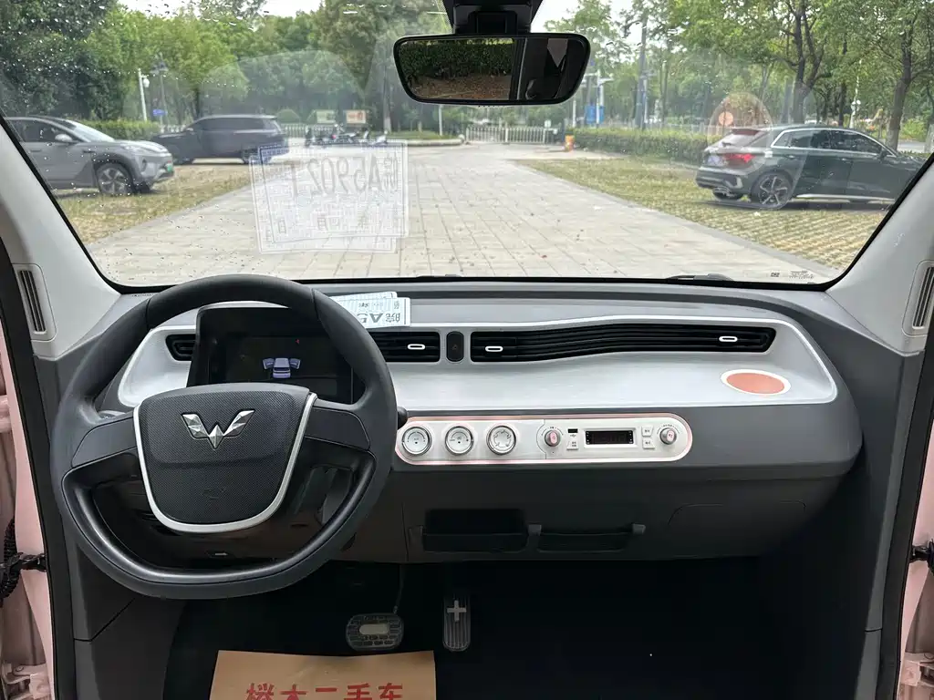 Wuling MINIEV — миниатюра 9