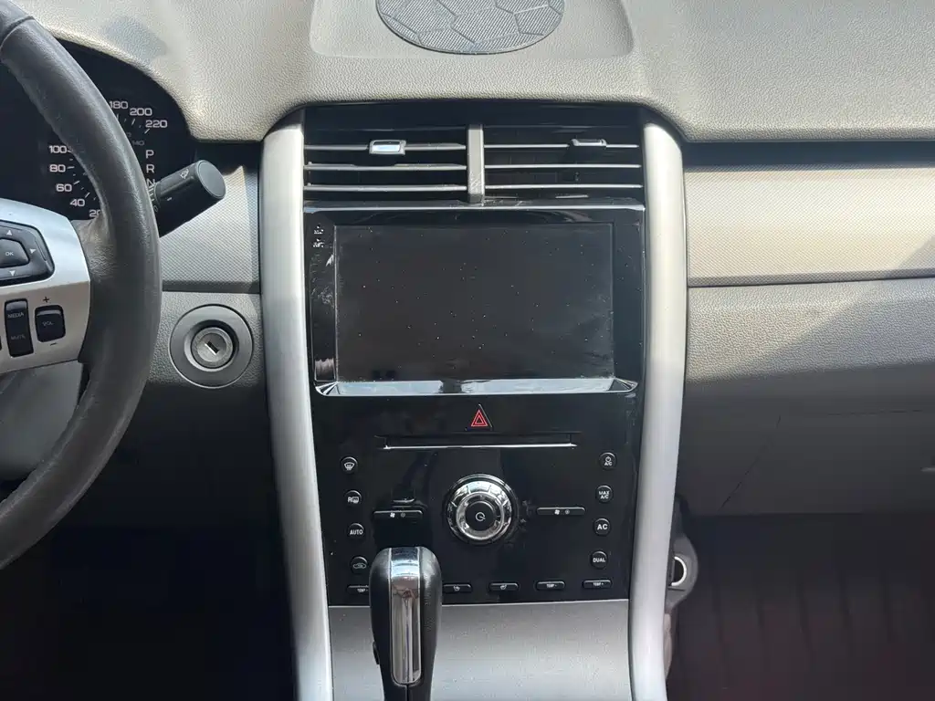 Ford Edge (Import) — миниатюра 10