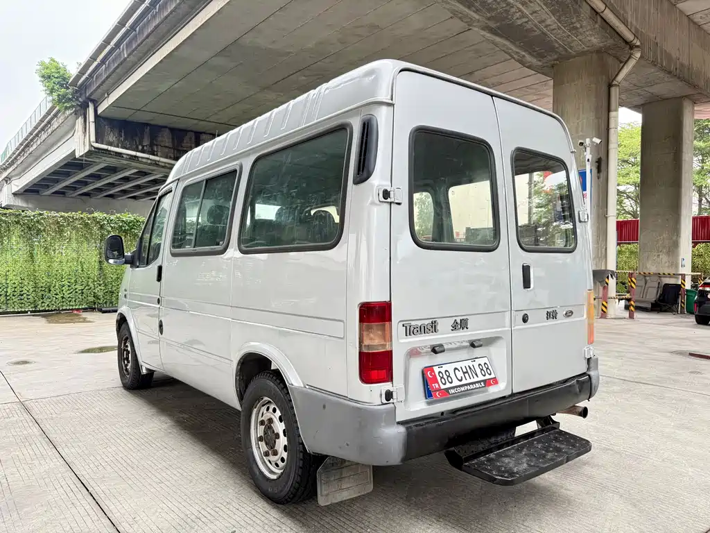Ford Transit Classic — миниатюра 7