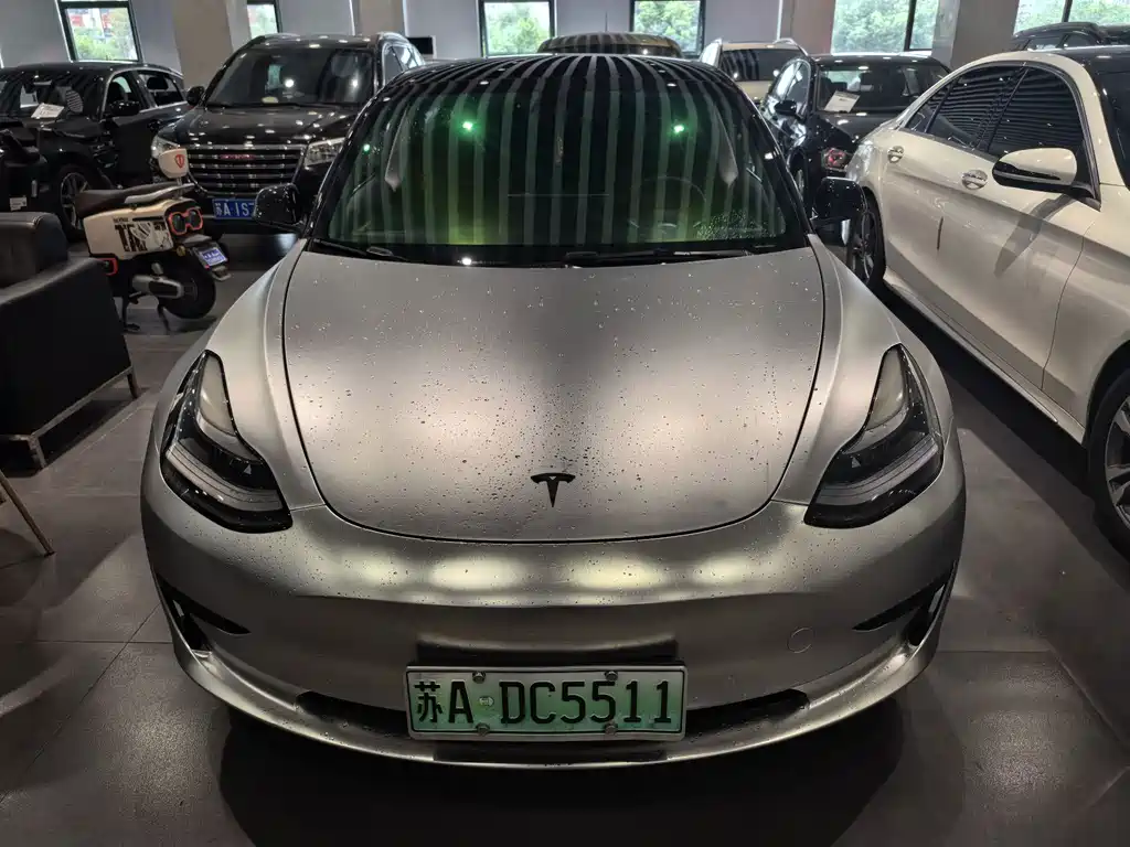 Tesla Model 3 — миниатюра 2