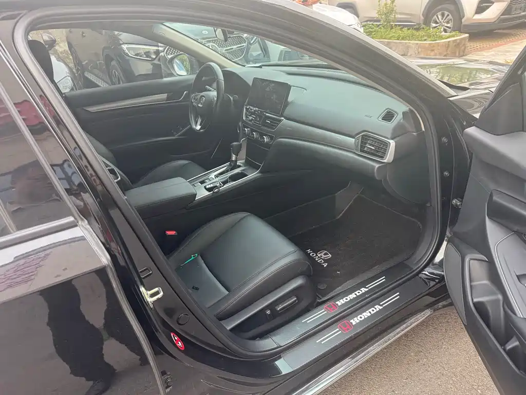 Honda Accord — миниатюра 6