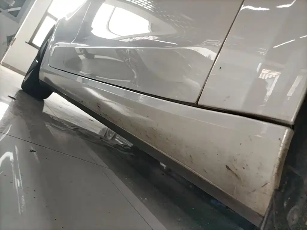 Tesla Model 3 — миниатюра 21
