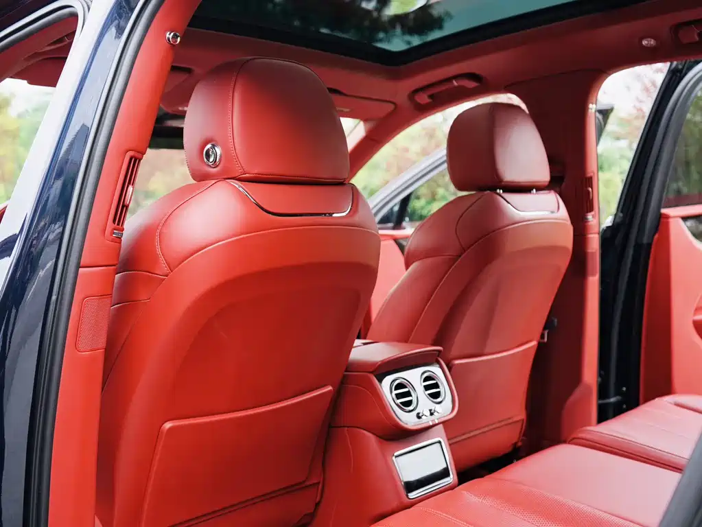 Bentley Bentayga - фото 10