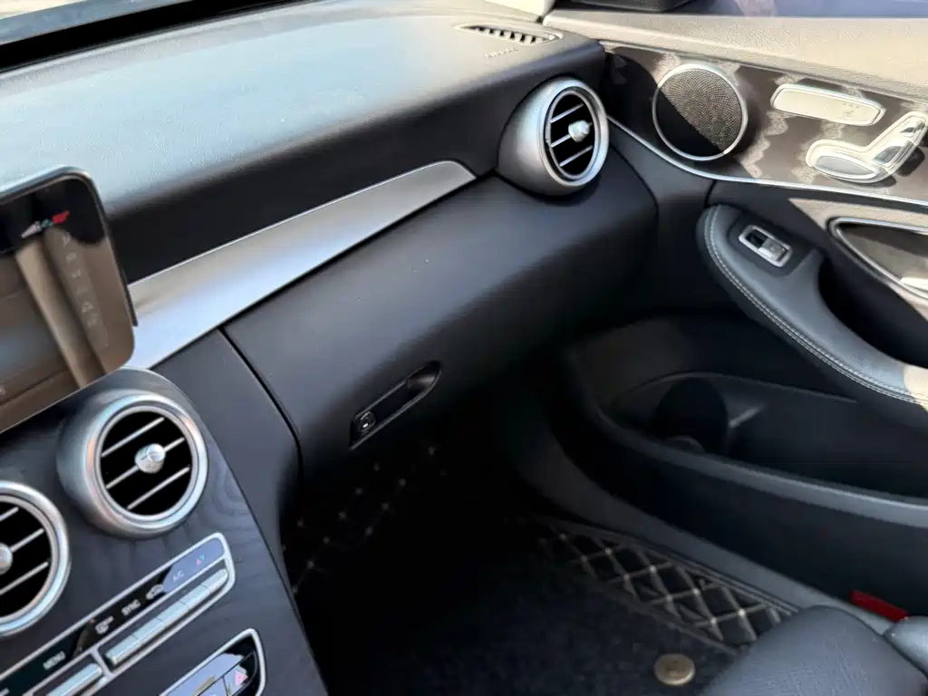 Mercedes-Benz C-Class (Import) — миниатюра 12