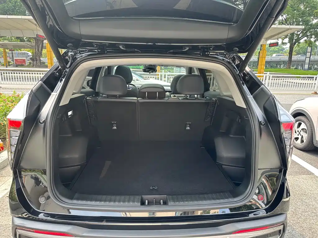 Geely Boyue L — миниатюра 17
