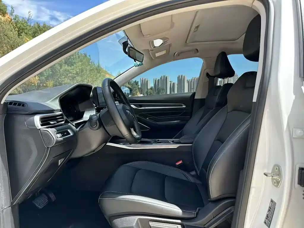 Geely Emgrand — миниатюра 6