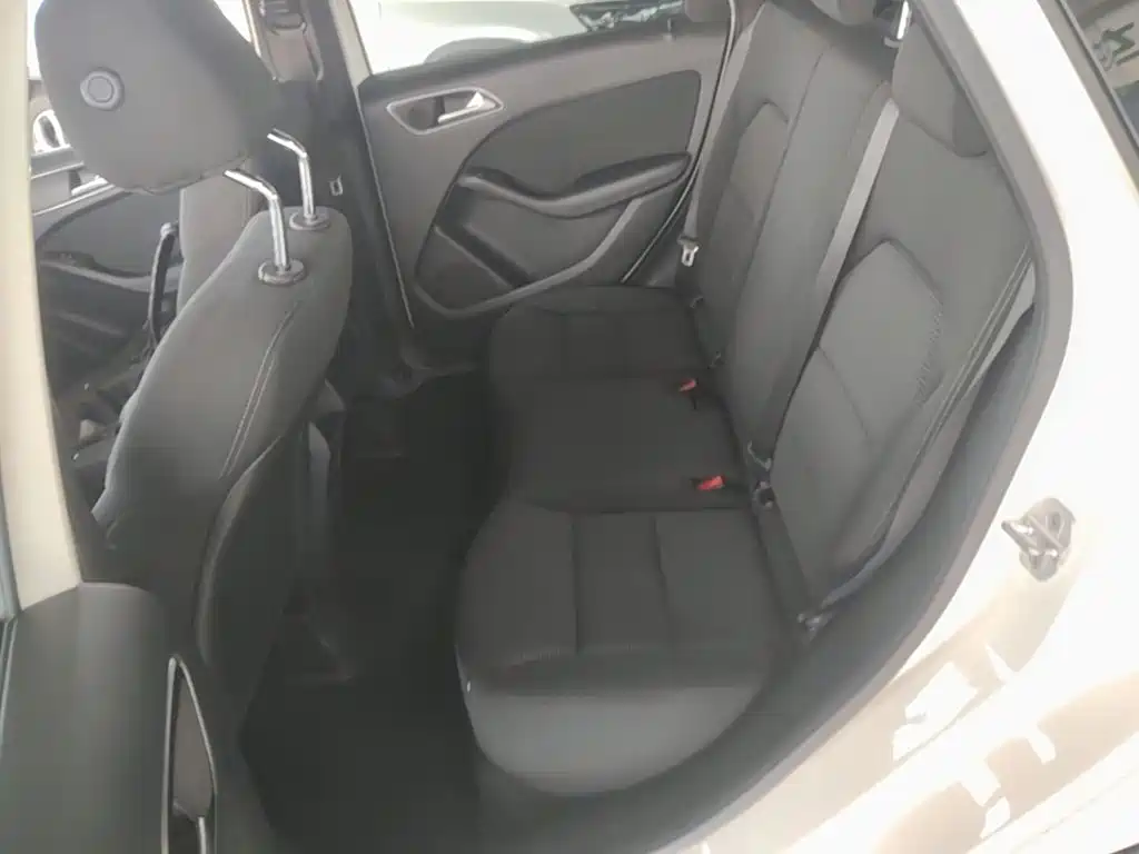 Mercedes-Benz B-Class — миниатюра 17