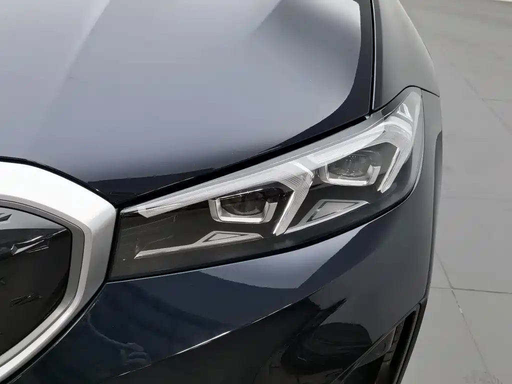 BMW i3 2022 eDrive 35 L