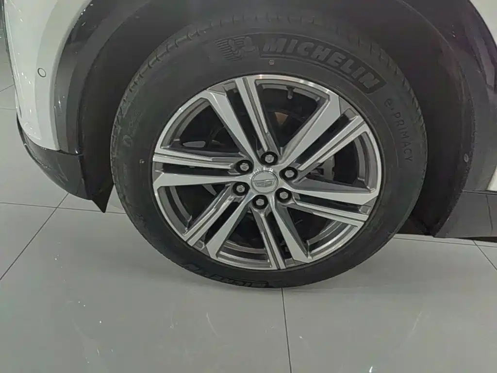 Cadillac Lyriq — миниатюра 23