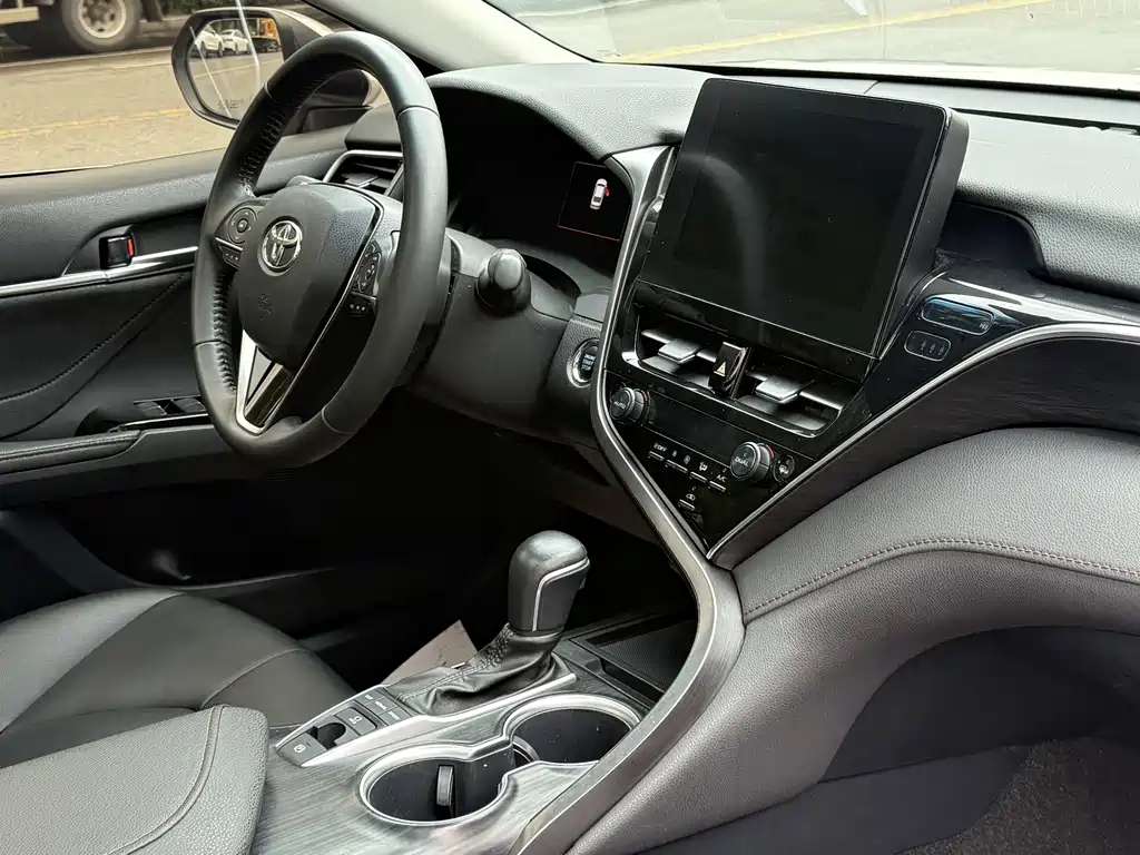 Toyota Camry 2021 2.5G Luxury