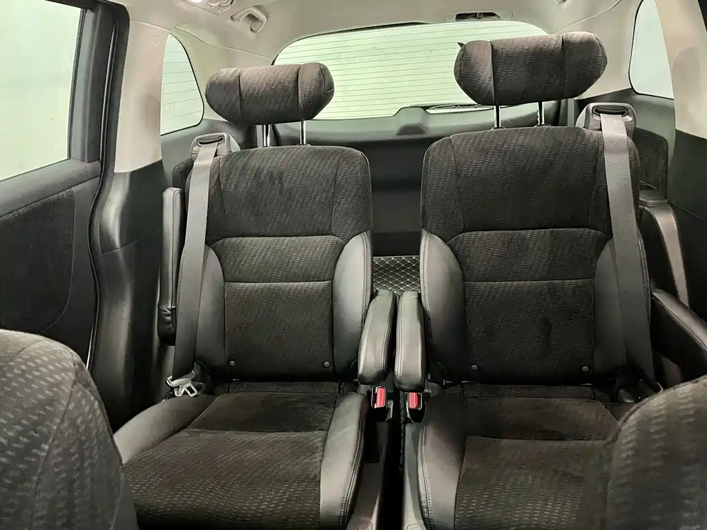 Honda Elysion — миниатюра 11