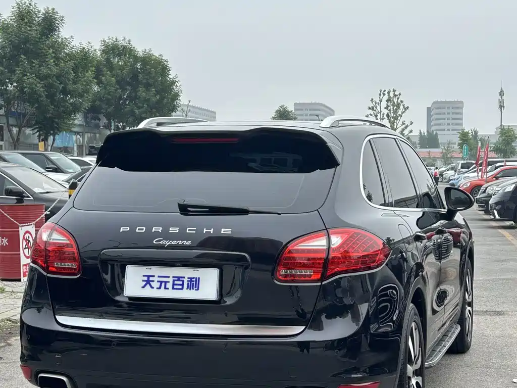 Porsche Cayenne 2014 Cayenne Platinum Edition 3.0T