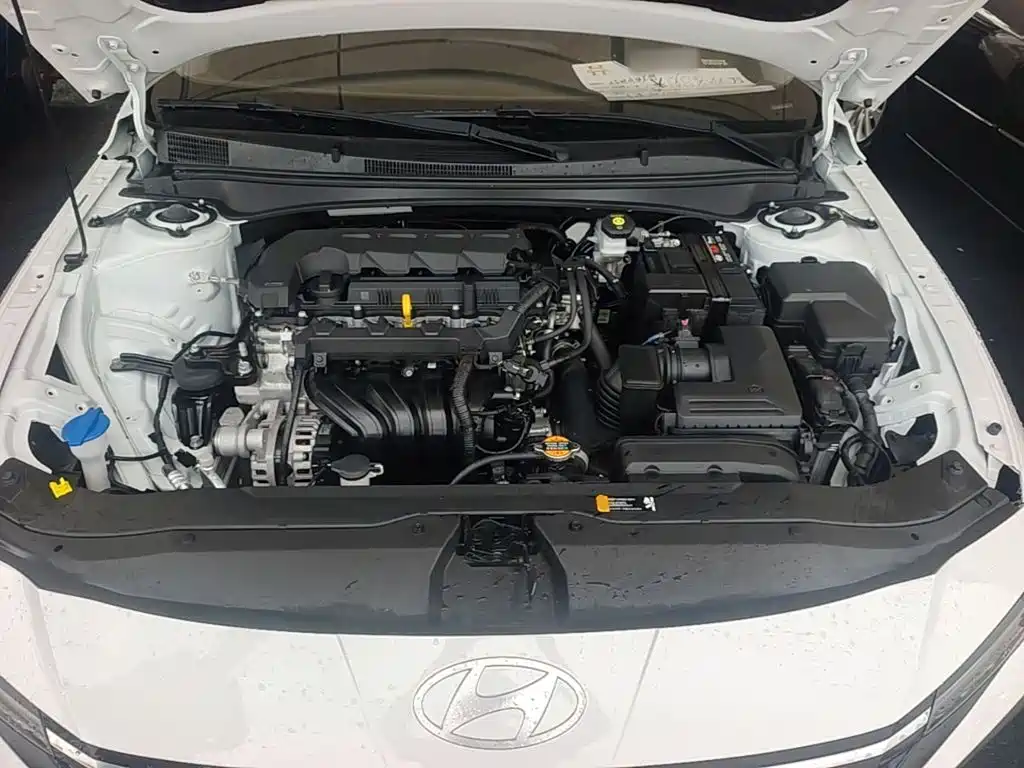 Hyundai Elantra — миниатюра 20