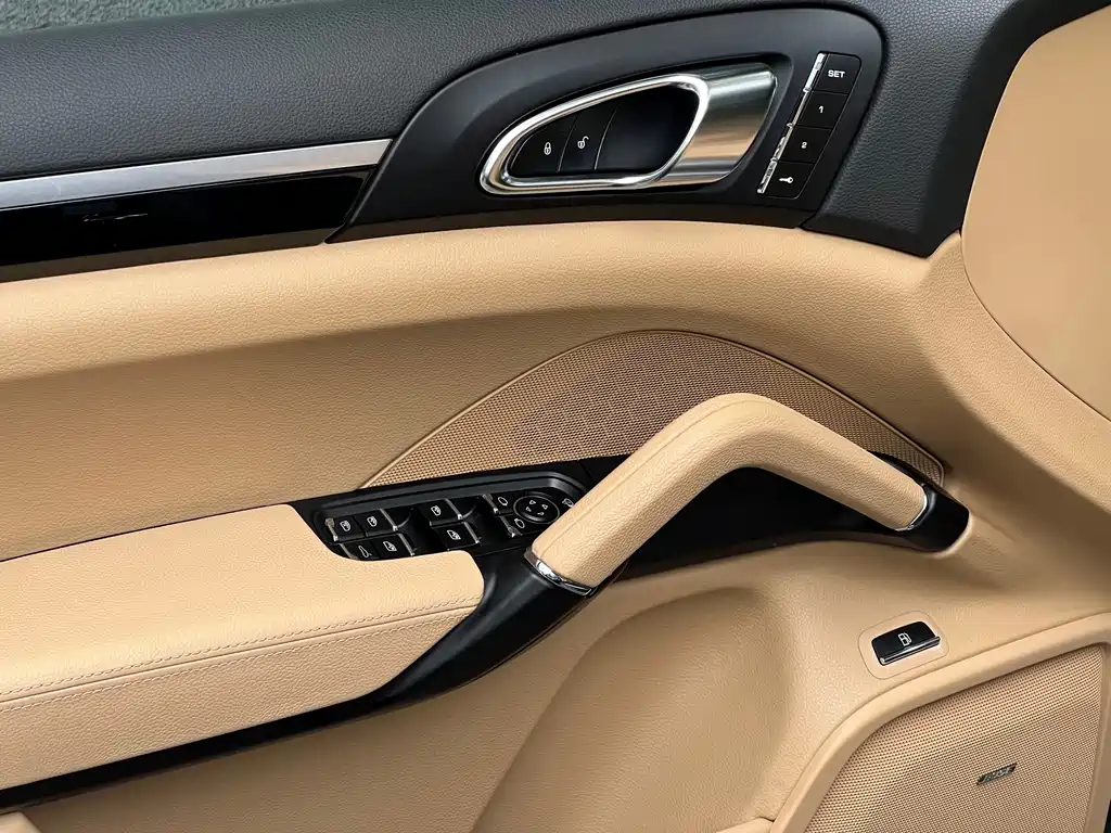 Porsche Cayenne Hybrid — миниатюра 15