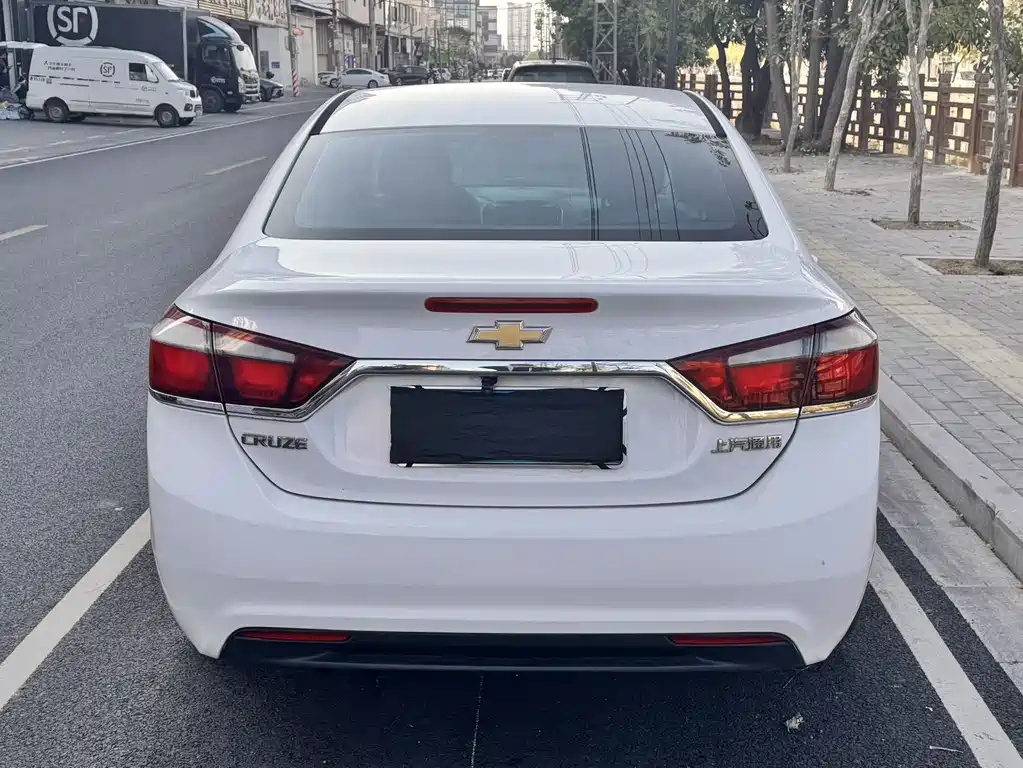 CHEVROLET CRUZE
