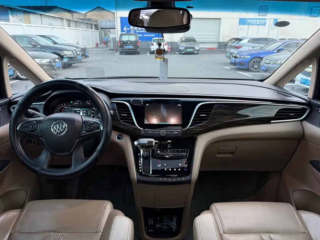 Buick GL8 — миниатюра 13