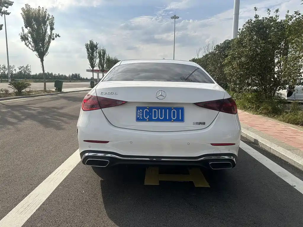 Mercedes-Benz C-Class — миниатюра 7