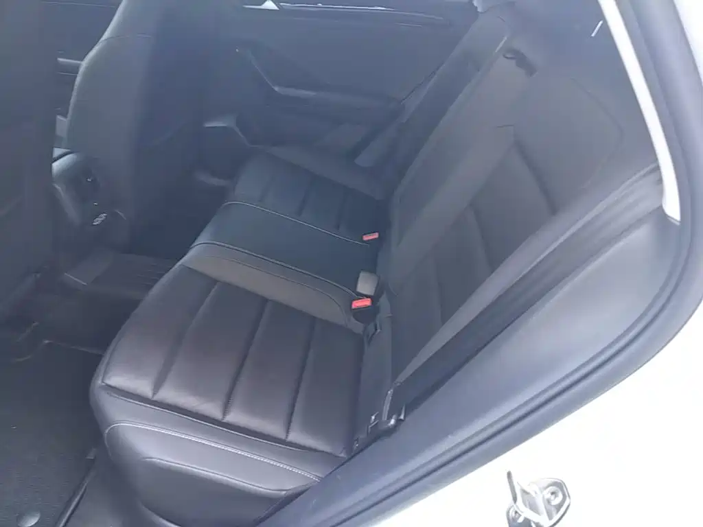 Volkswagen T-Roc — миниатюра 17