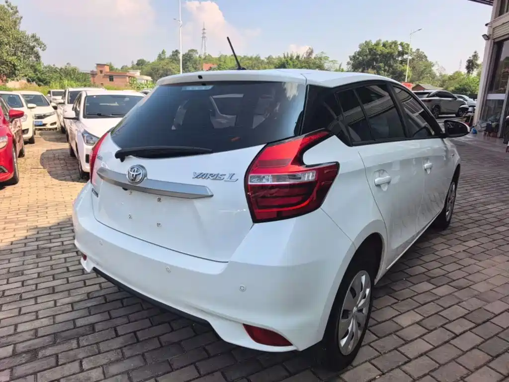 Toyota Yaris L — миниатюра 7