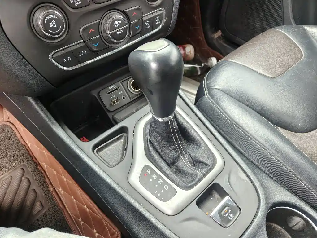 Jeep Cherokee — миниатюра 14