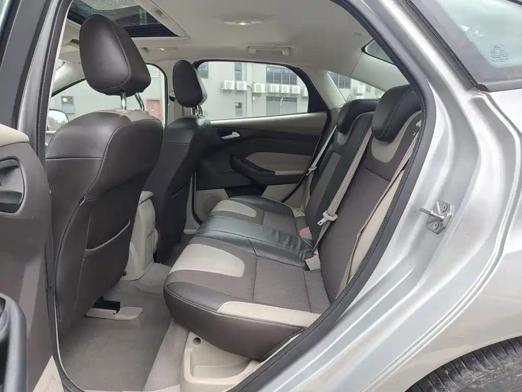 Ford Focus — миниатюра 8