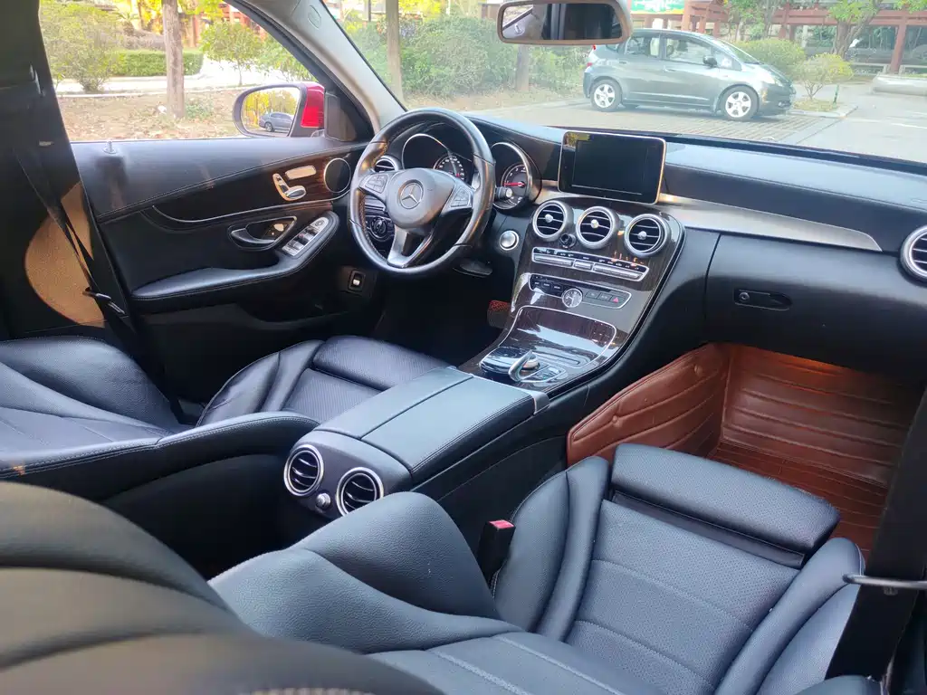 Mercedes-Benz C-Class — миниатюра 12
