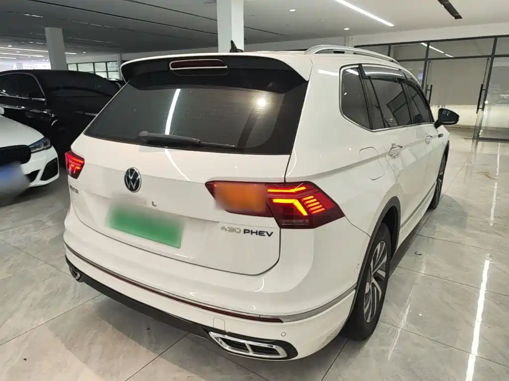 Volkswagen Tiguan L PHEV — миниатюра 7