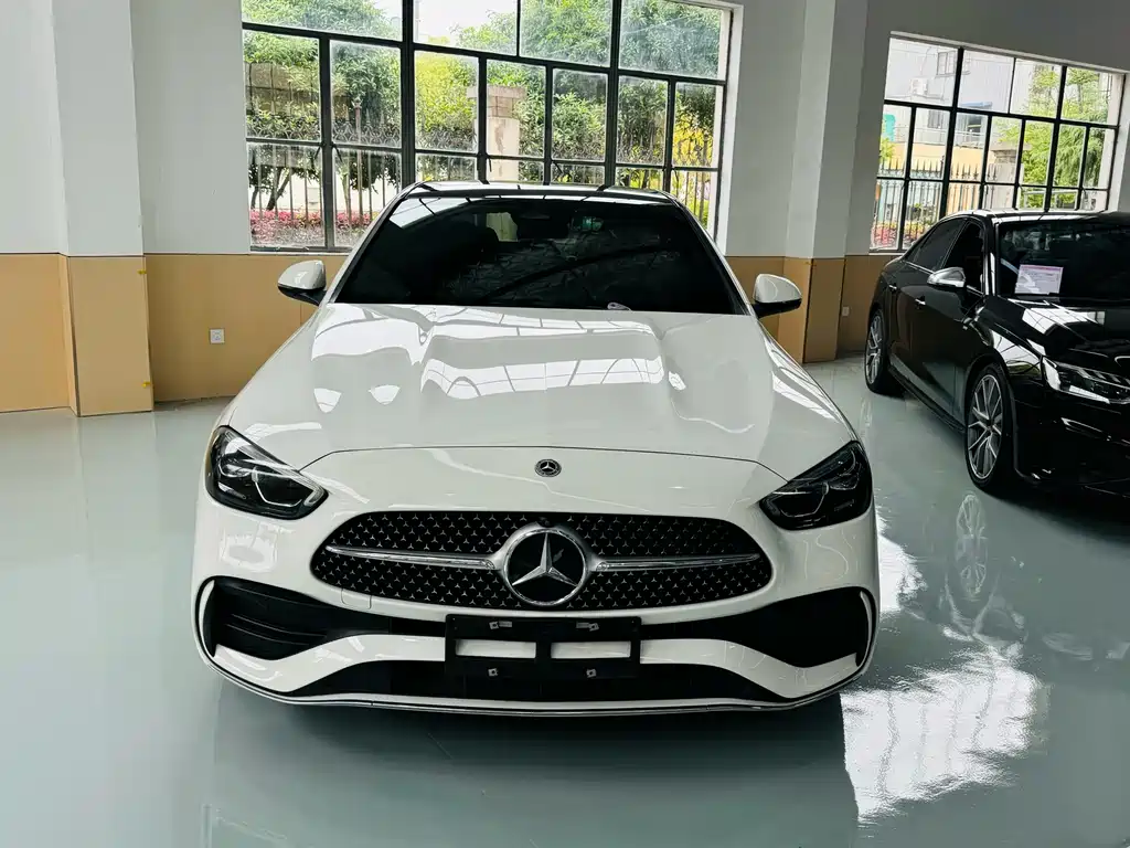 Mercedes-Benz C-Class 2024