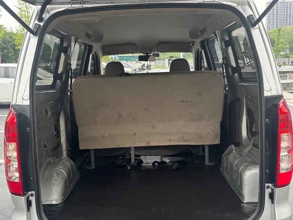 Wuling Hongguang V — миниатюра 9