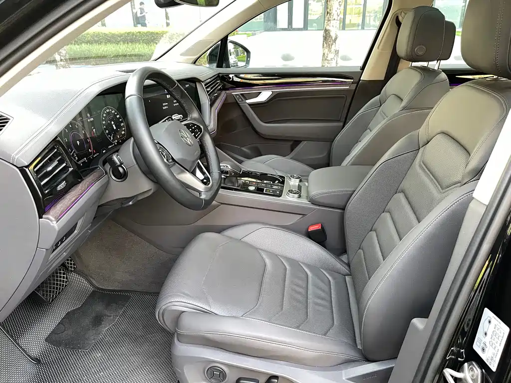 Volkswagen Touareg 2023 3.0TSI Sport
