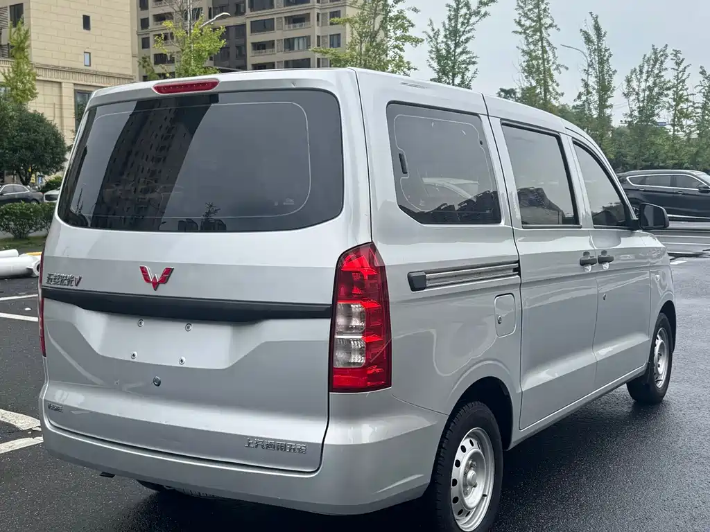 Wuling Hongguang V — миниатюра 8