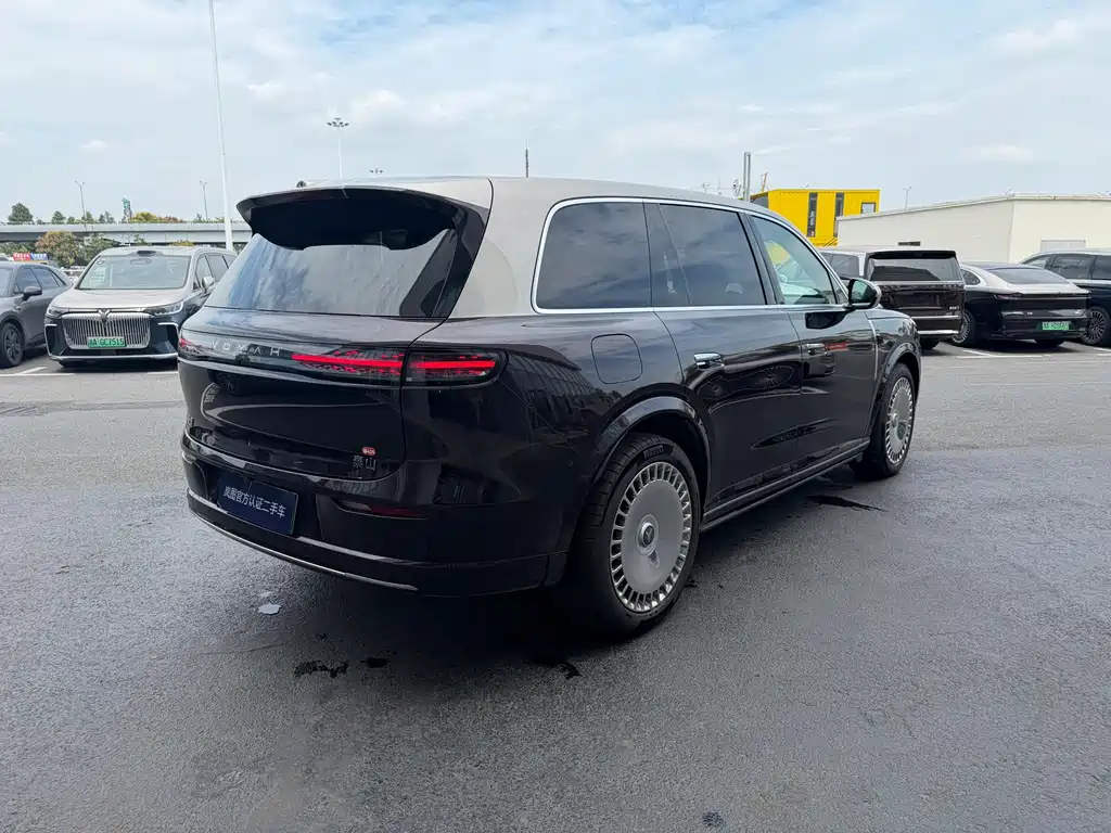 VOYAH Taishan — миниатюра 5