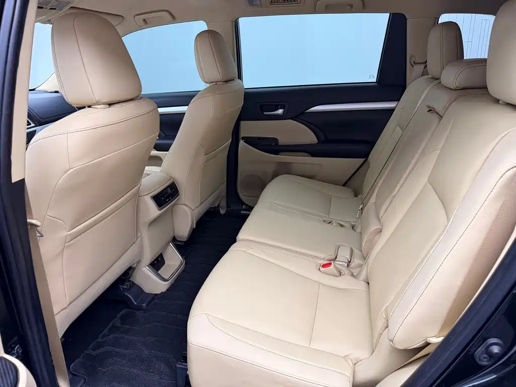 Toyota Highlander — миниатюра 11
