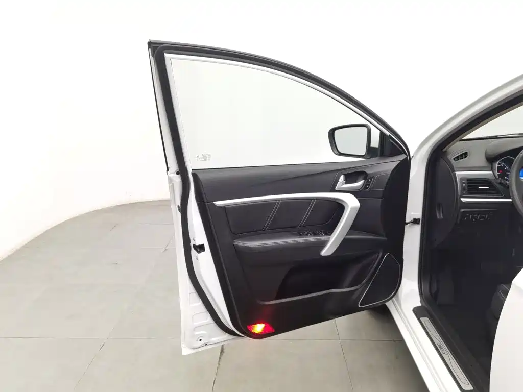 Geely Emgrand — миниатюра 8