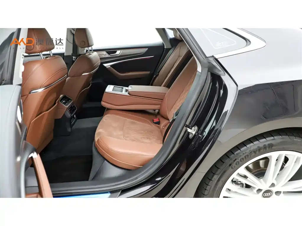 Audi A7L — миниатюра 7