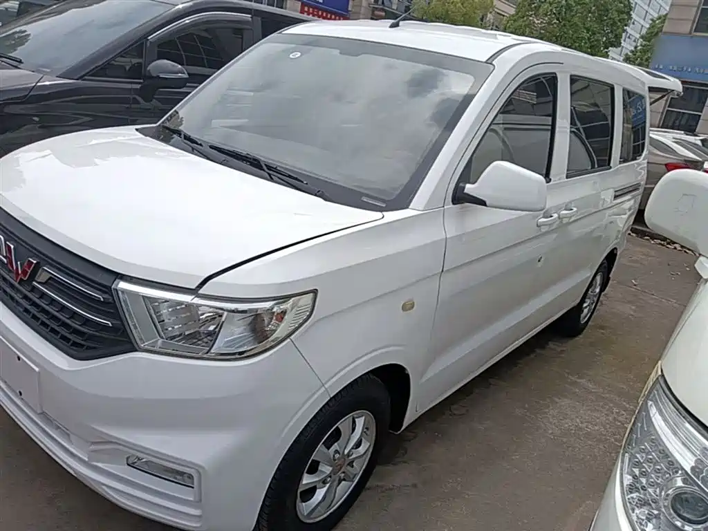 Wuling Hongguang V 2021