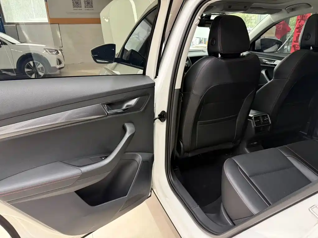 Skoda Karoq — миниатюра 17