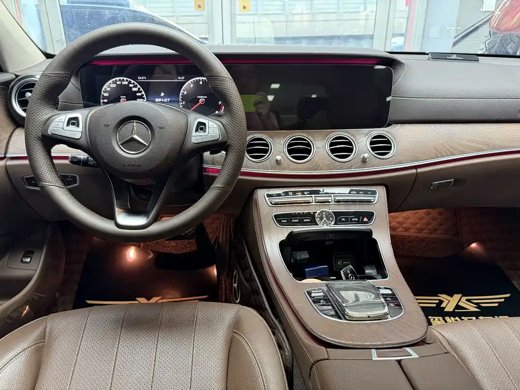 Mercedes-Benz E-Class — миниатюра 10