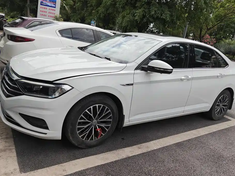 Volkswagen Sagitar 2020