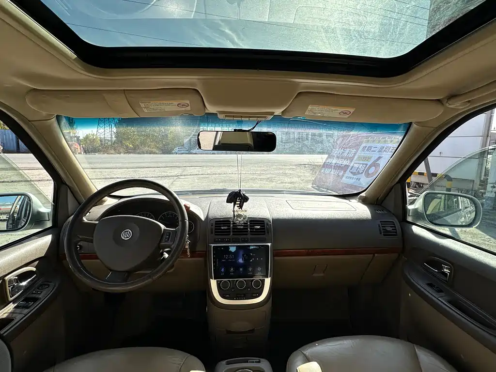 Buick GL8 2011 2.4L CT Luxury Comfort