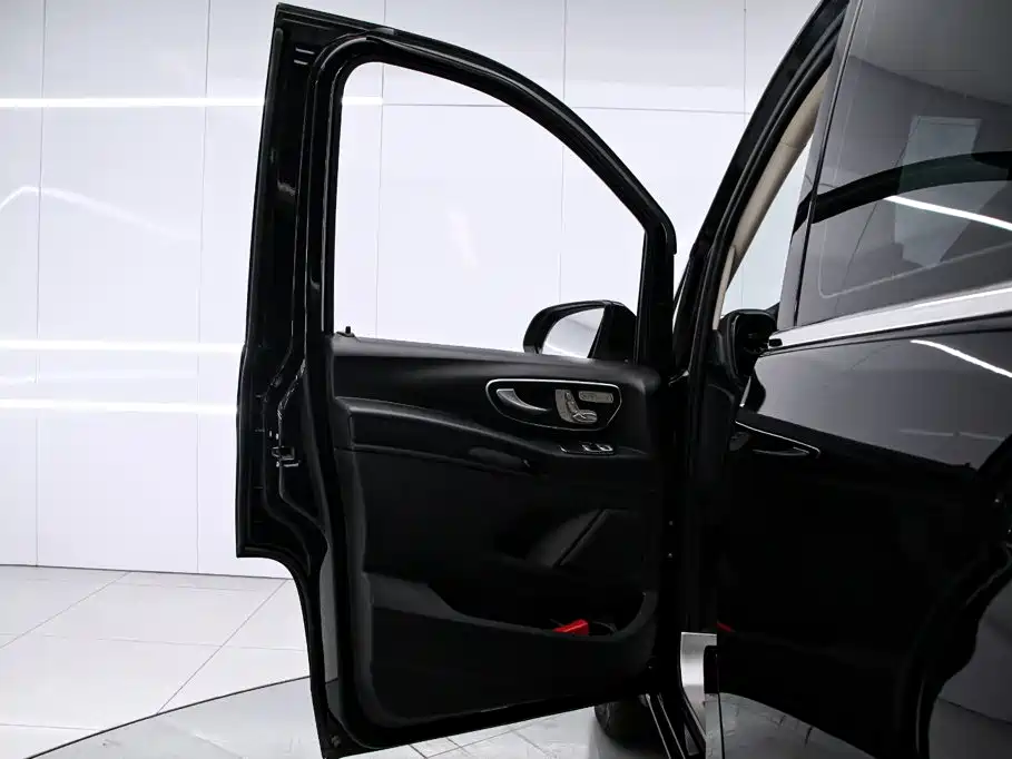 Mercedes-Benz Vito — миниатюра 12
