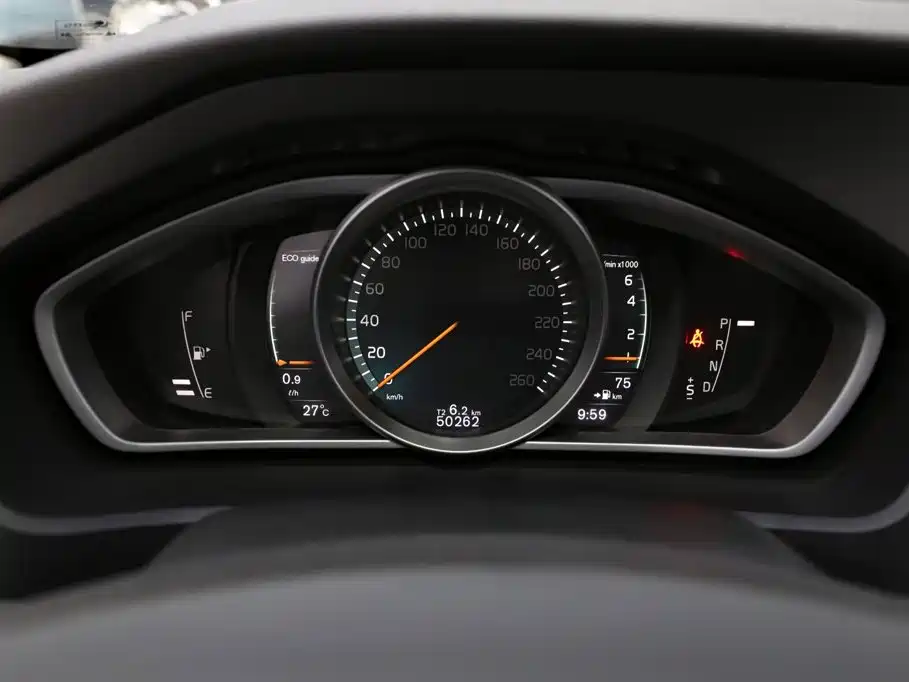 Volvo V40 — миниатюра 13