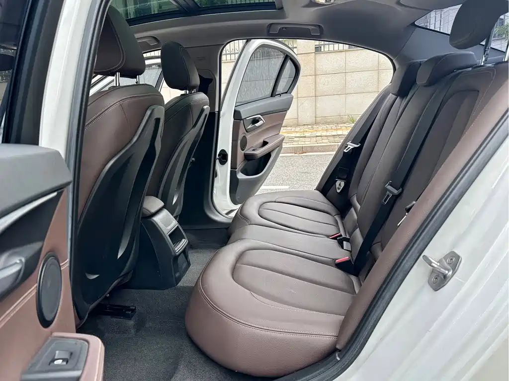 BMW 1 Series — миниатюра 8