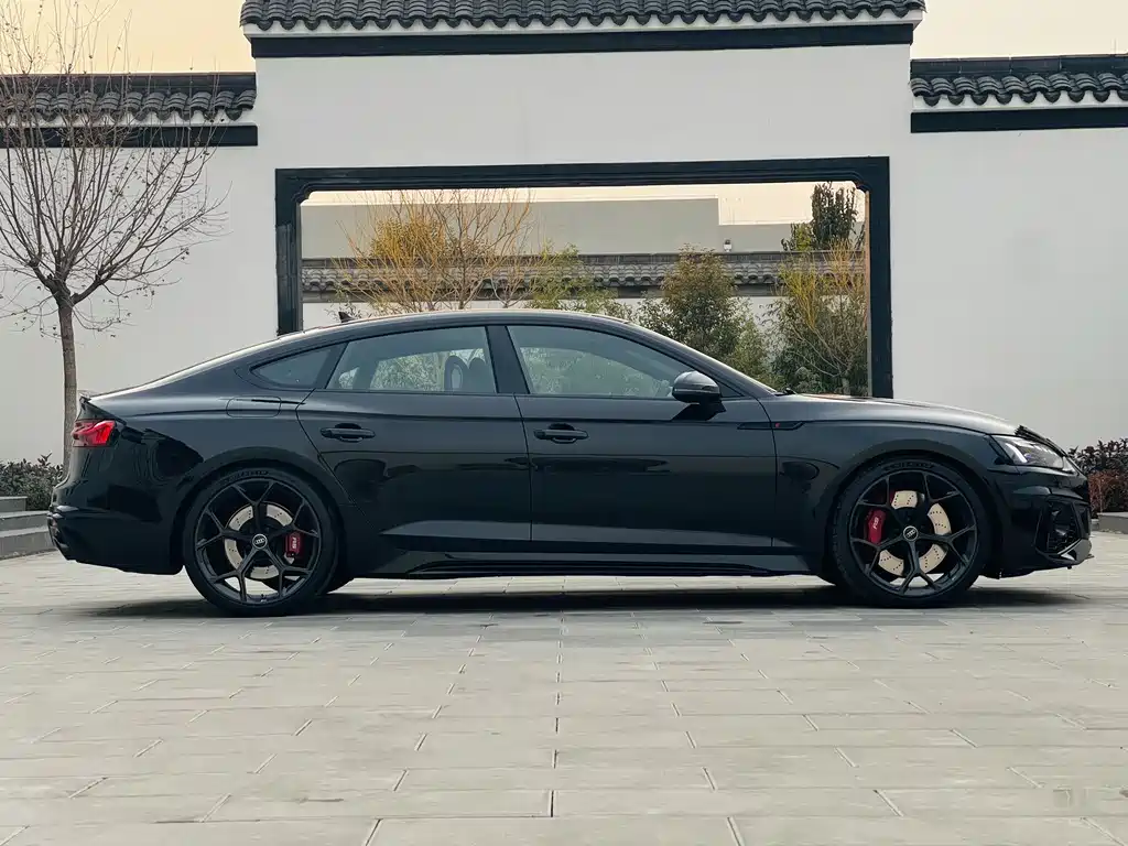 AUDI RS 5