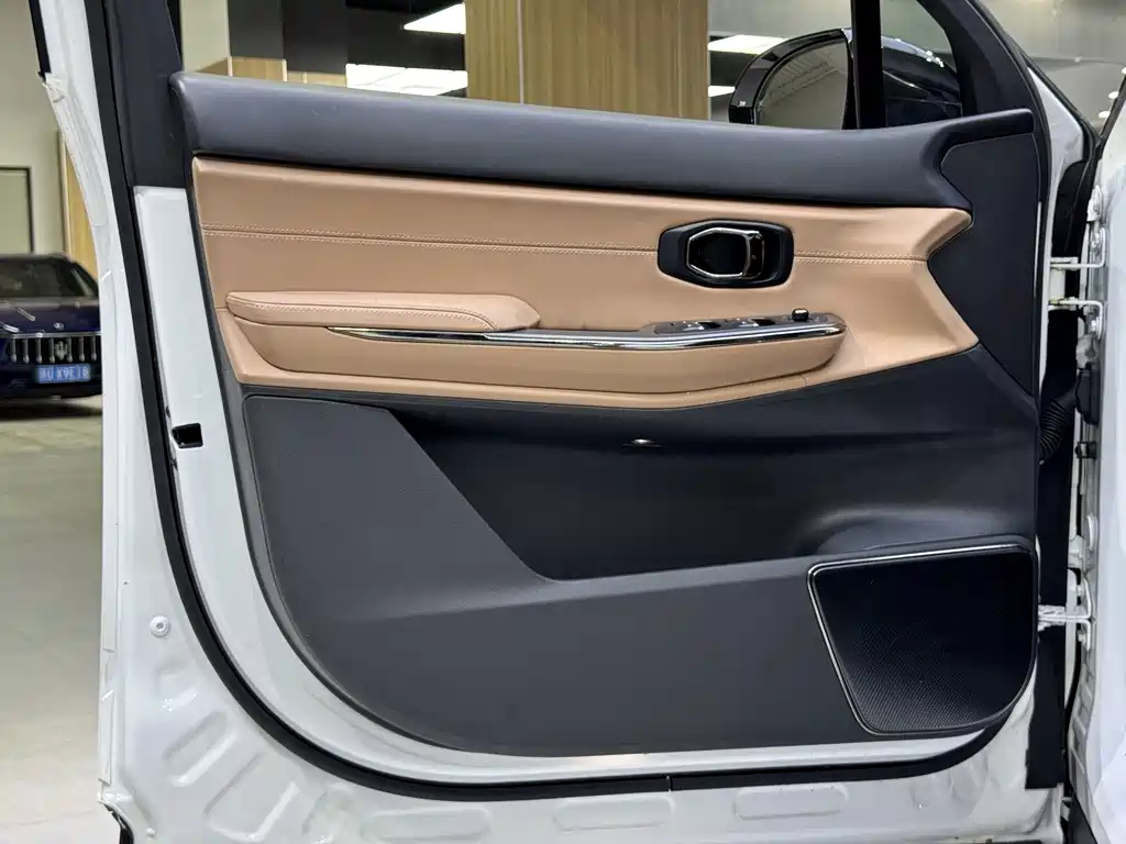 NIO ES8 — миниатюра 9