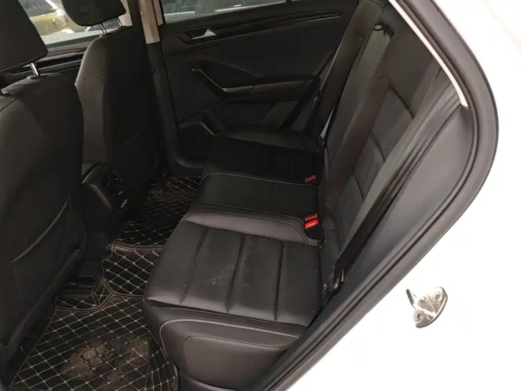 Volkswagen T-Roc — миниатюра 17